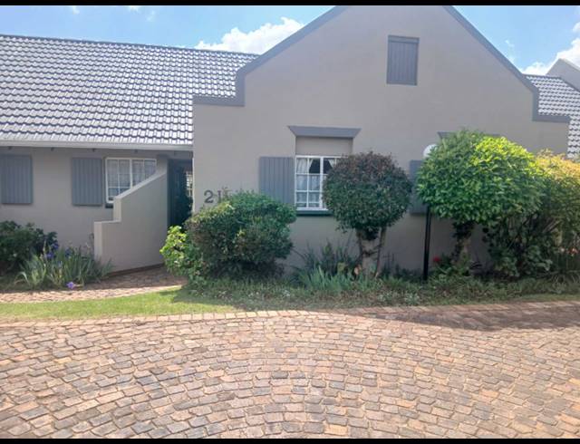 2 BEDROOM TOWNHOUSE FOR SALE IN ALBERTSDAL
